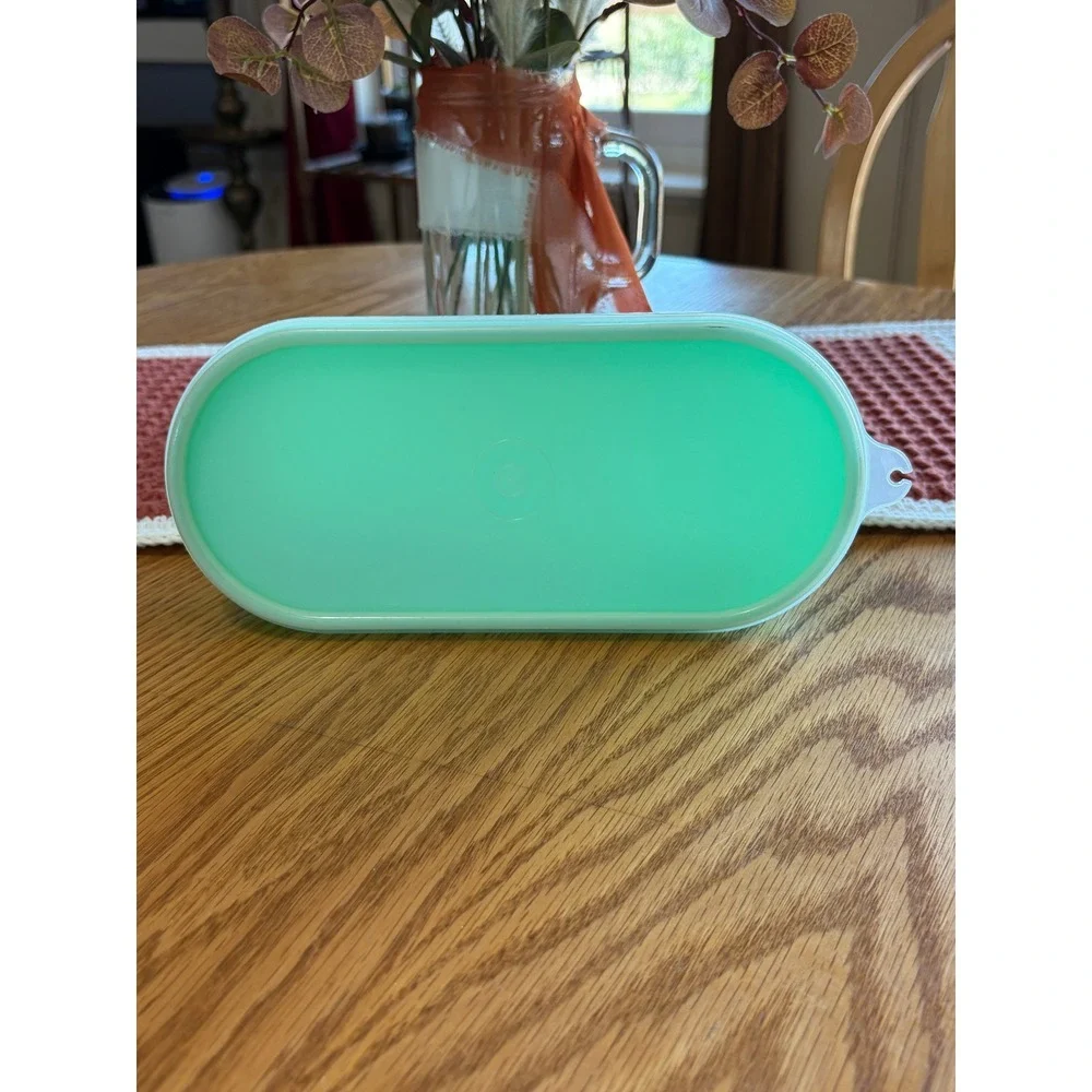 Tupperware Vintage Teal Green Oval Storage Container 1375-13 w Sheer Lid 1376-15